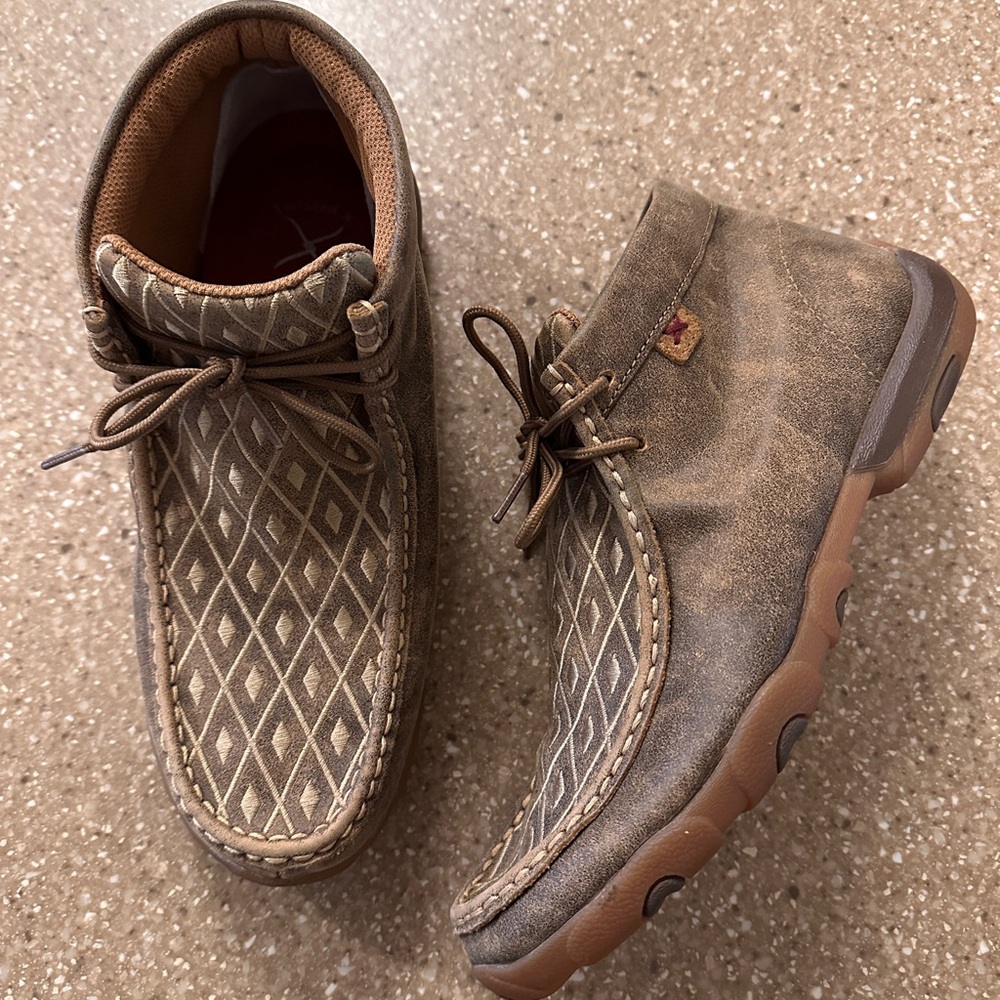 Twisted X diamond moc shoes. Womens size 9.